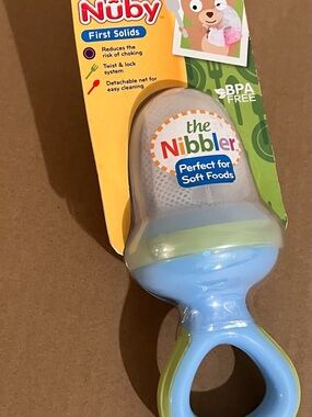 Nuby The Nibbler Soft Food Feeder - Blue & Green New